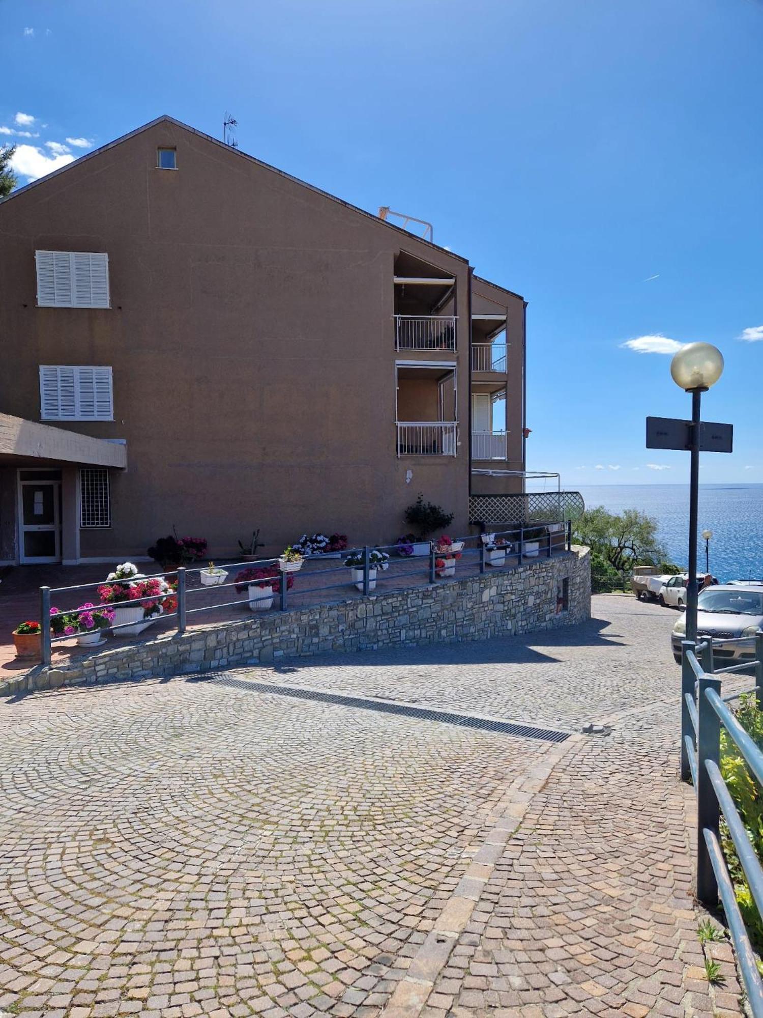 La Finestra Sul Golfo Apartment Ospedaletti Ngoại thất bức ảnh
